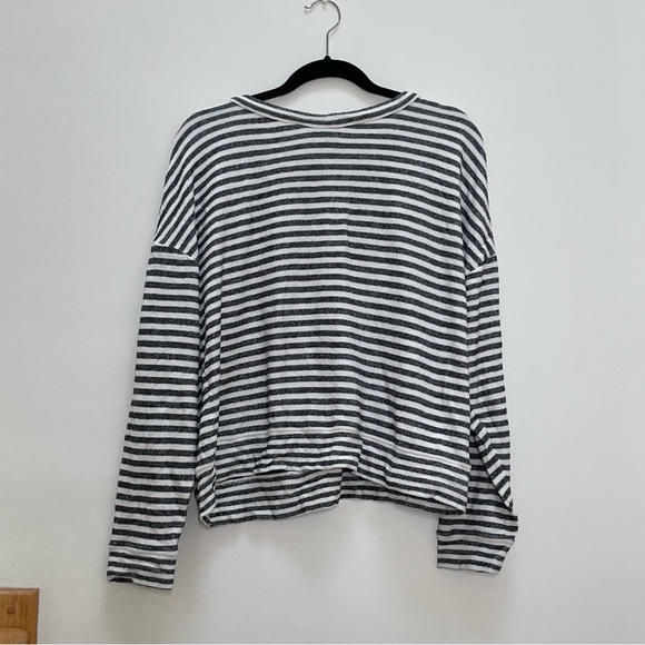{ BCBG Max Azria Top } Striped Sweatshirt With Shoulder Cut Outs Eznei - Picture 3 of 9